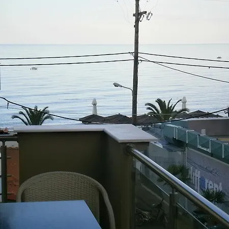 Апартаменты Aigli *